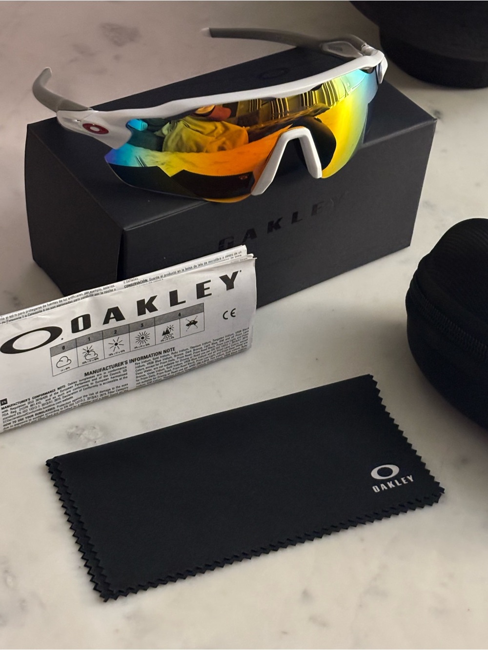 Oakley RADAR EV PATH Sunglasses - Picture 4 of 10